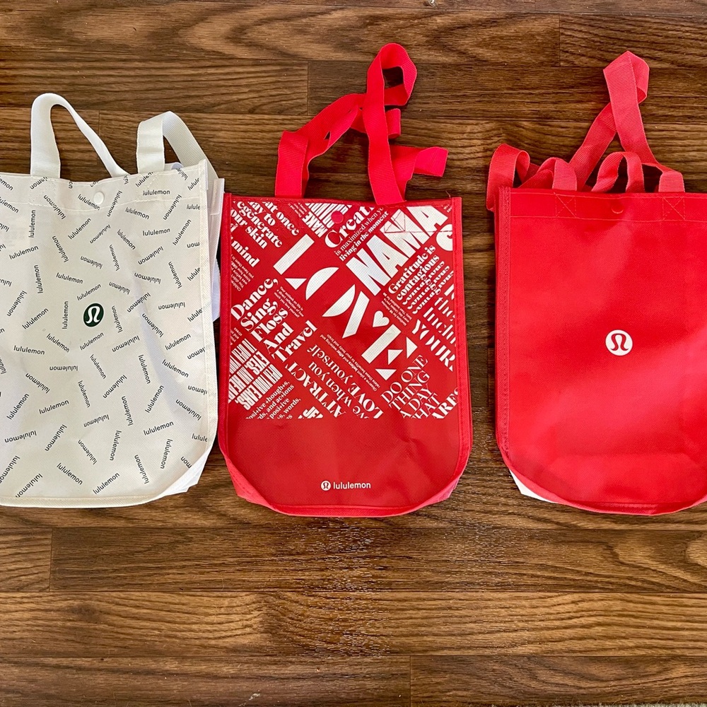🍋 Lululemon Tote Bag Set of Three- Red and White